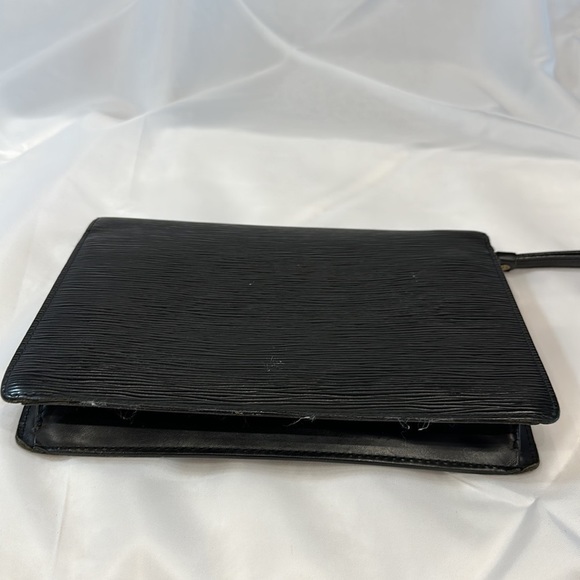 authentic Preloved Louis Vuitton EPI BIFACE clutch bag M10994 with many callouts - Picture 10 of 16